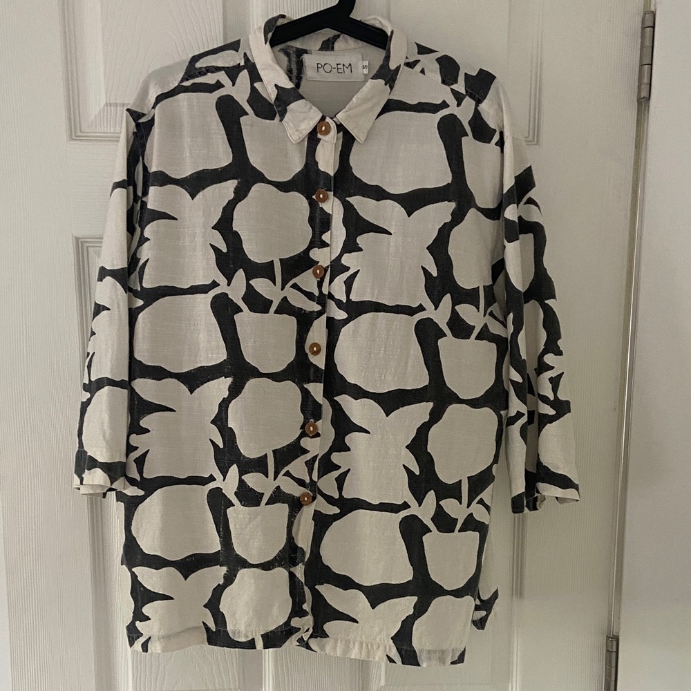 PO-EM Black and White Women's Blouse VGUC